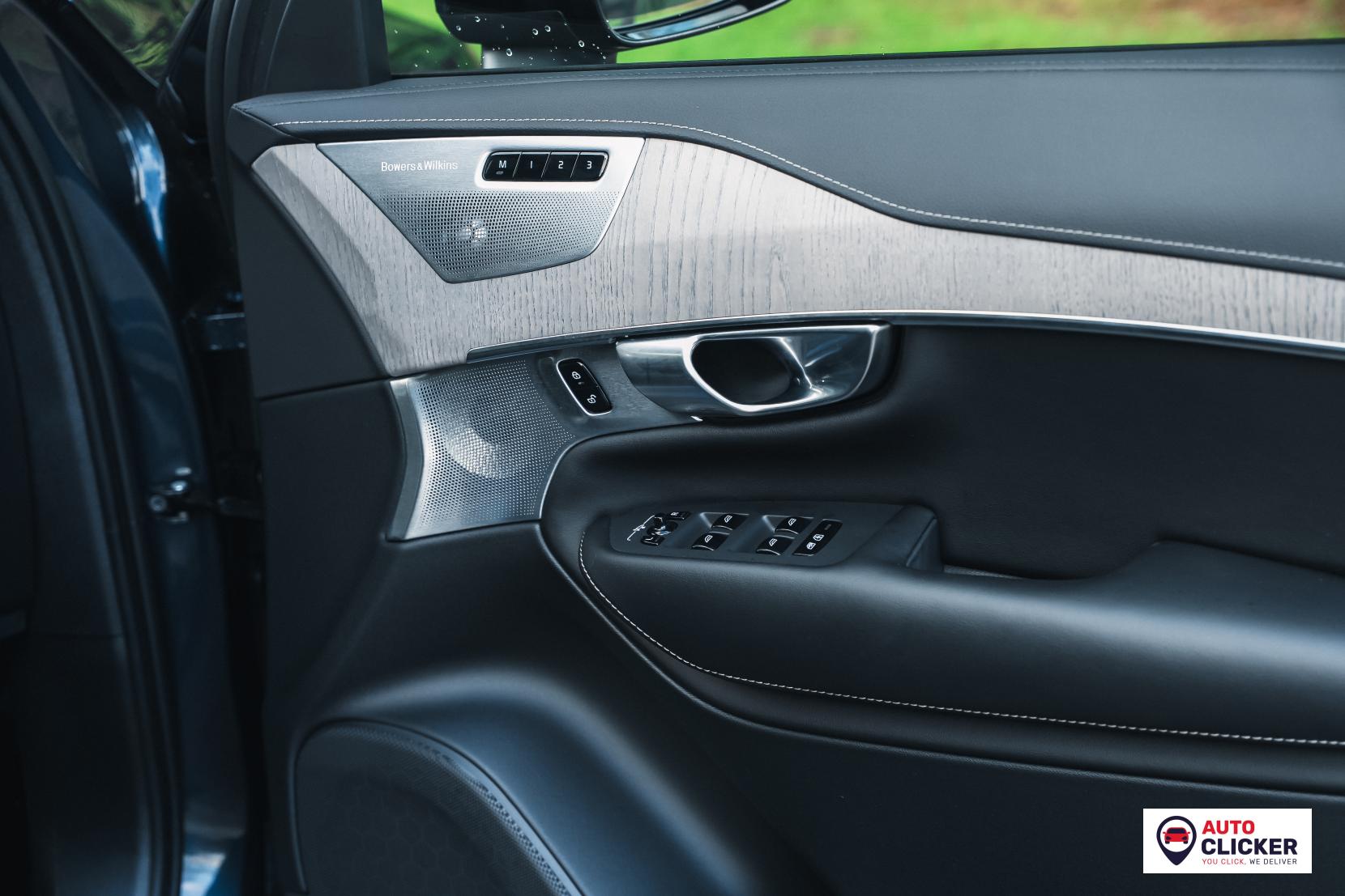 Volvo XC90 2.0h T8 Recharge 18.8kWh Ultimate Dark SUV 5dr Petrol Plug-in Hybrid Auto 4WD Euro 6 (s/s) (455 ps)