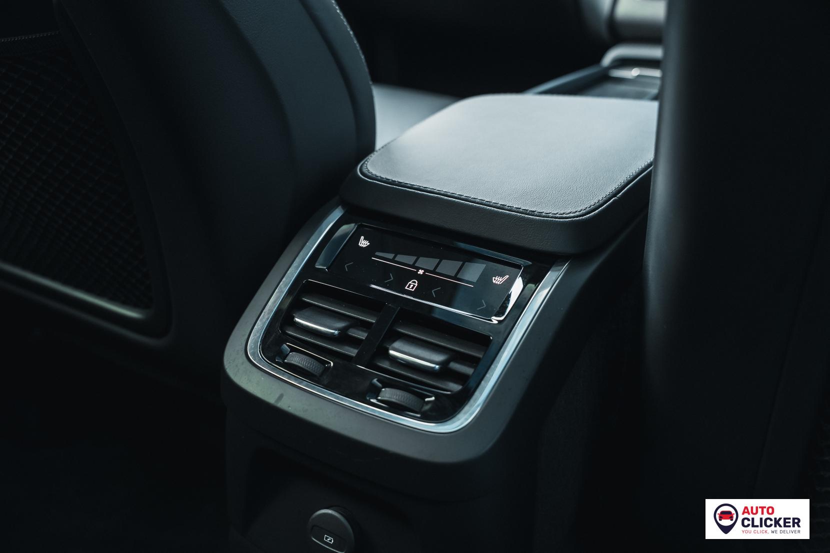 Volvo XC90 2.0h T8 Recharge 18.8kWh Ultimate Dark SUV 5dr Petrol Plug-in Hybrid Auto 4WD Euro 6 (s/s) (455 ps)