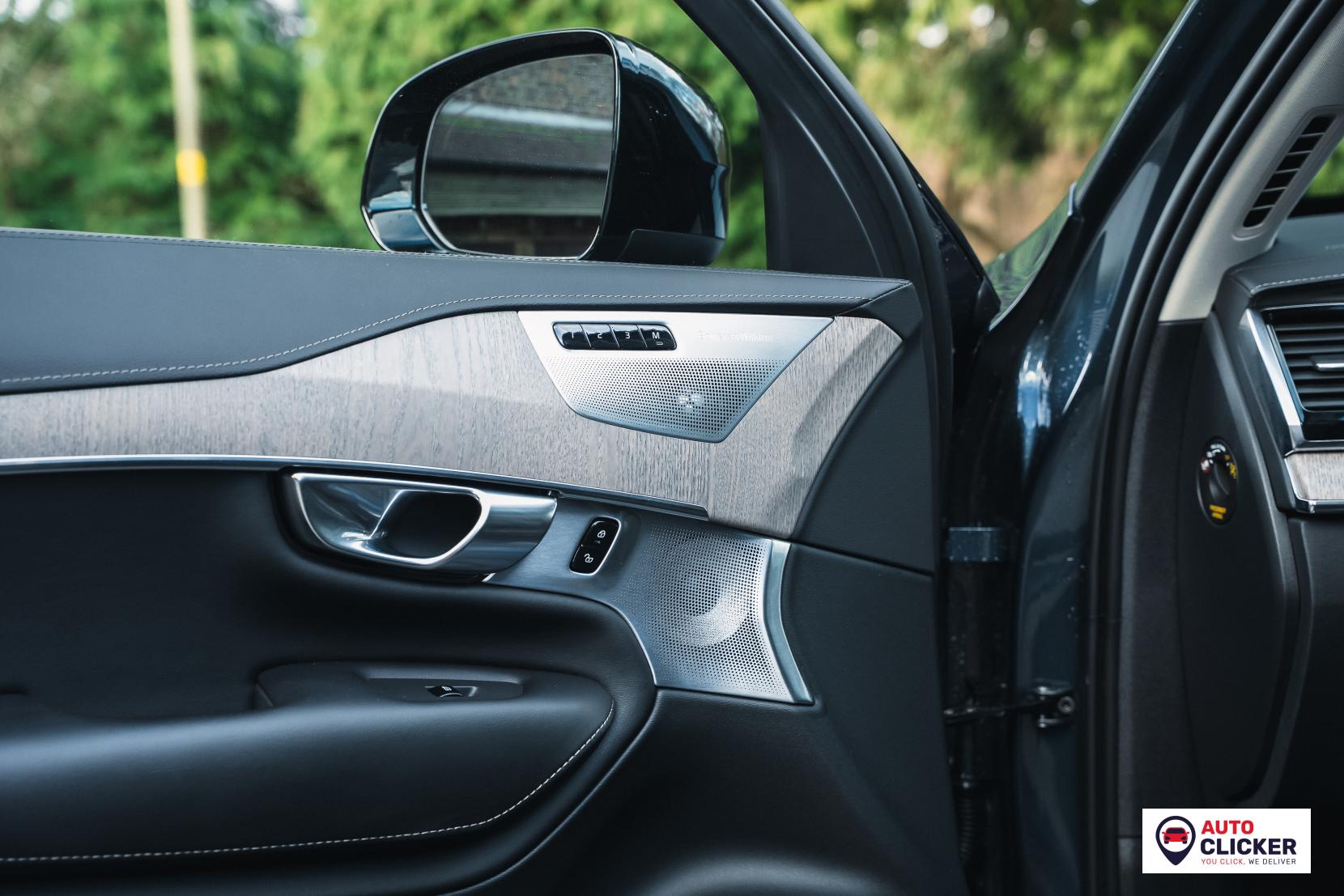 Volvo XC90 2.0h T8 Recharge 18.8kWh Ultimate Dark SUV 5dr Petrol Plug-in Hybrid Auto 4WD Euro 6 (s/s) (455 ps)