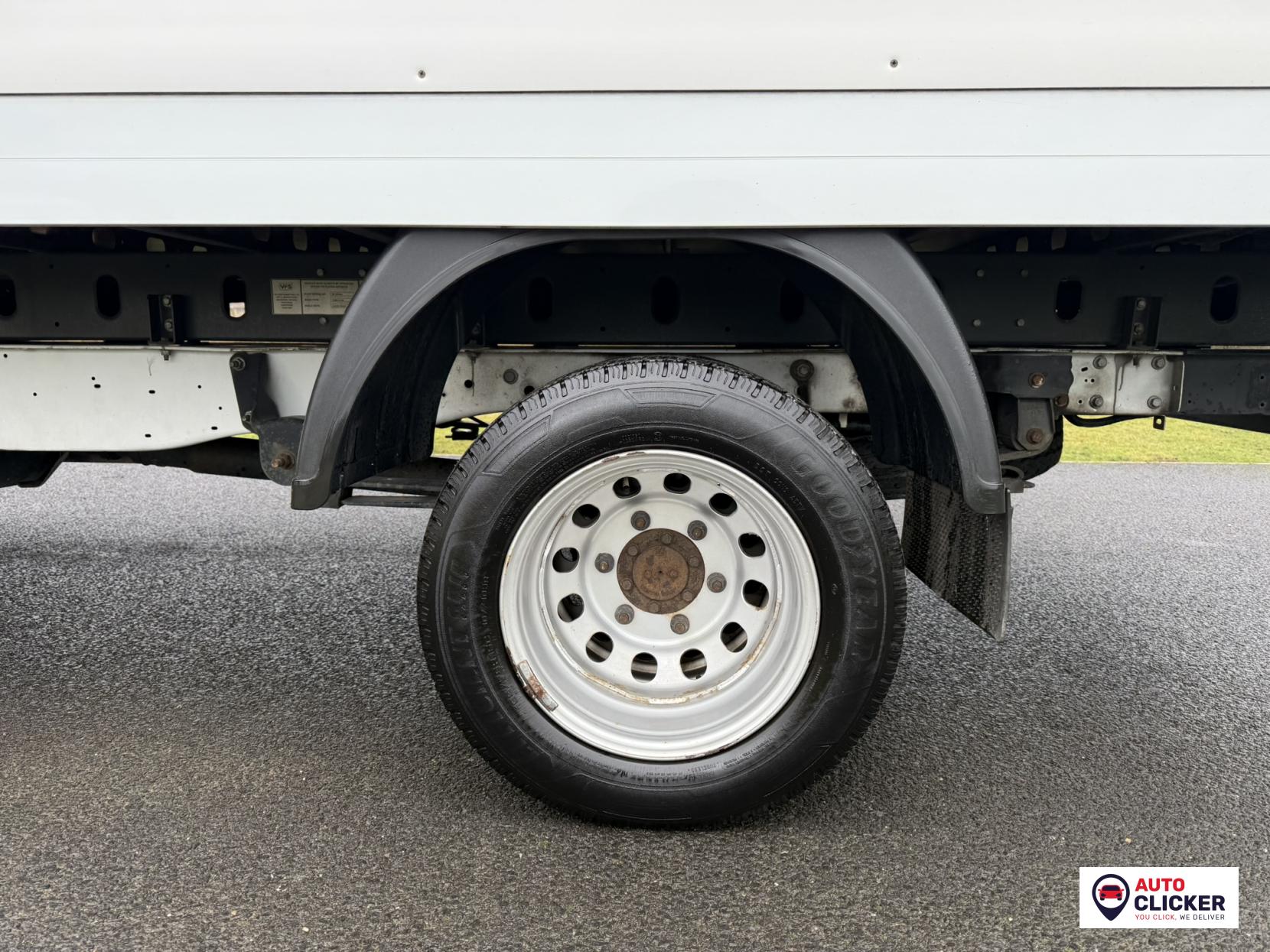 Ford Transit 2.0 350 EcoBlue HD Leader Chassis Cab 2dr Diesel Manual RWD L4 Euro 6 (s/s) (DRW) (130 ps)