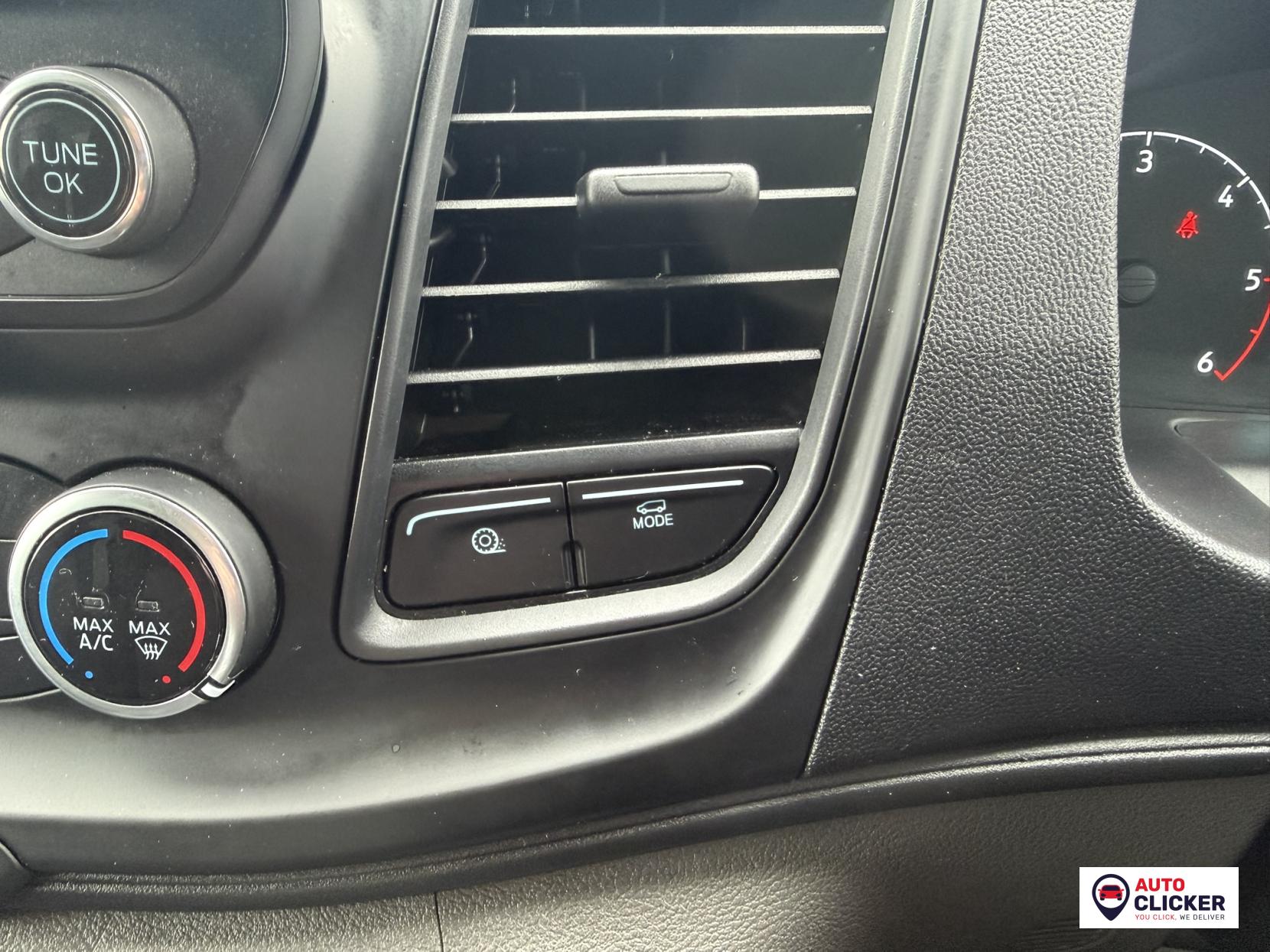 Ford Transit 2.0 350 EcoBlue HD Leader Chassis Cab 2dr Diesel Manual RWD L4 Euro 6 (s/s) (DRW) (130 ps)