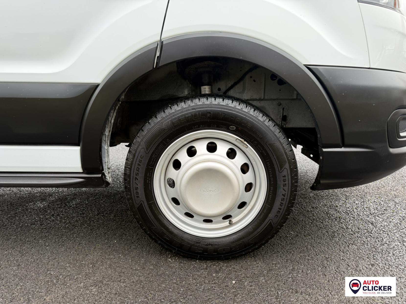 Ford Transit 2.0 350 EcoBlue HD Leader Chassis Cab 2dr Diesel Manual RWD L4 Euro 6 (s/s) (DRW) (130 ps)