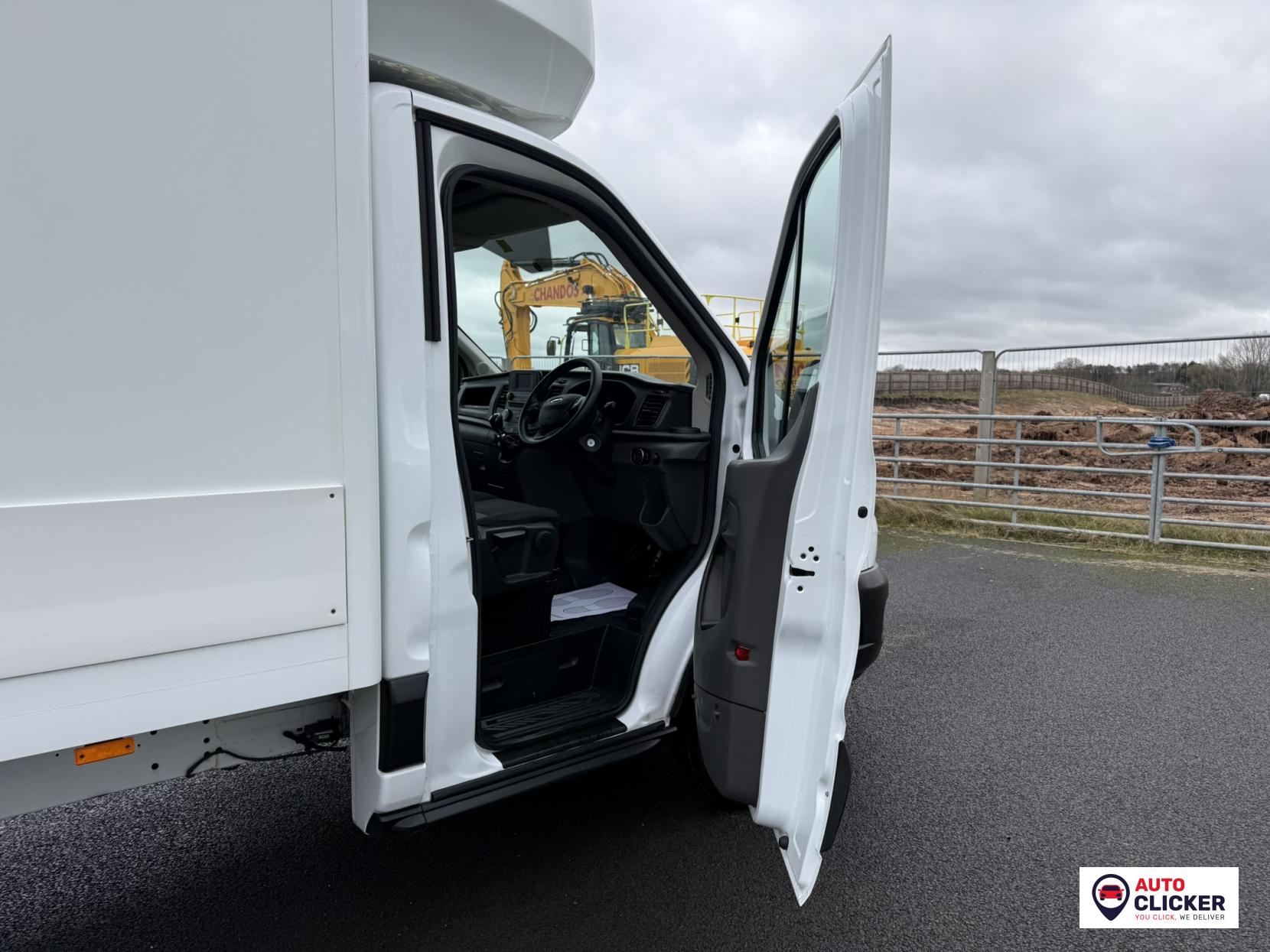 Ford Transit 2.0 350 EcoBlue HD Leader Chassis Cab 2dr Diesel Manual RWD L4 Euro 6 (s/s) (DRW) (130 ps)