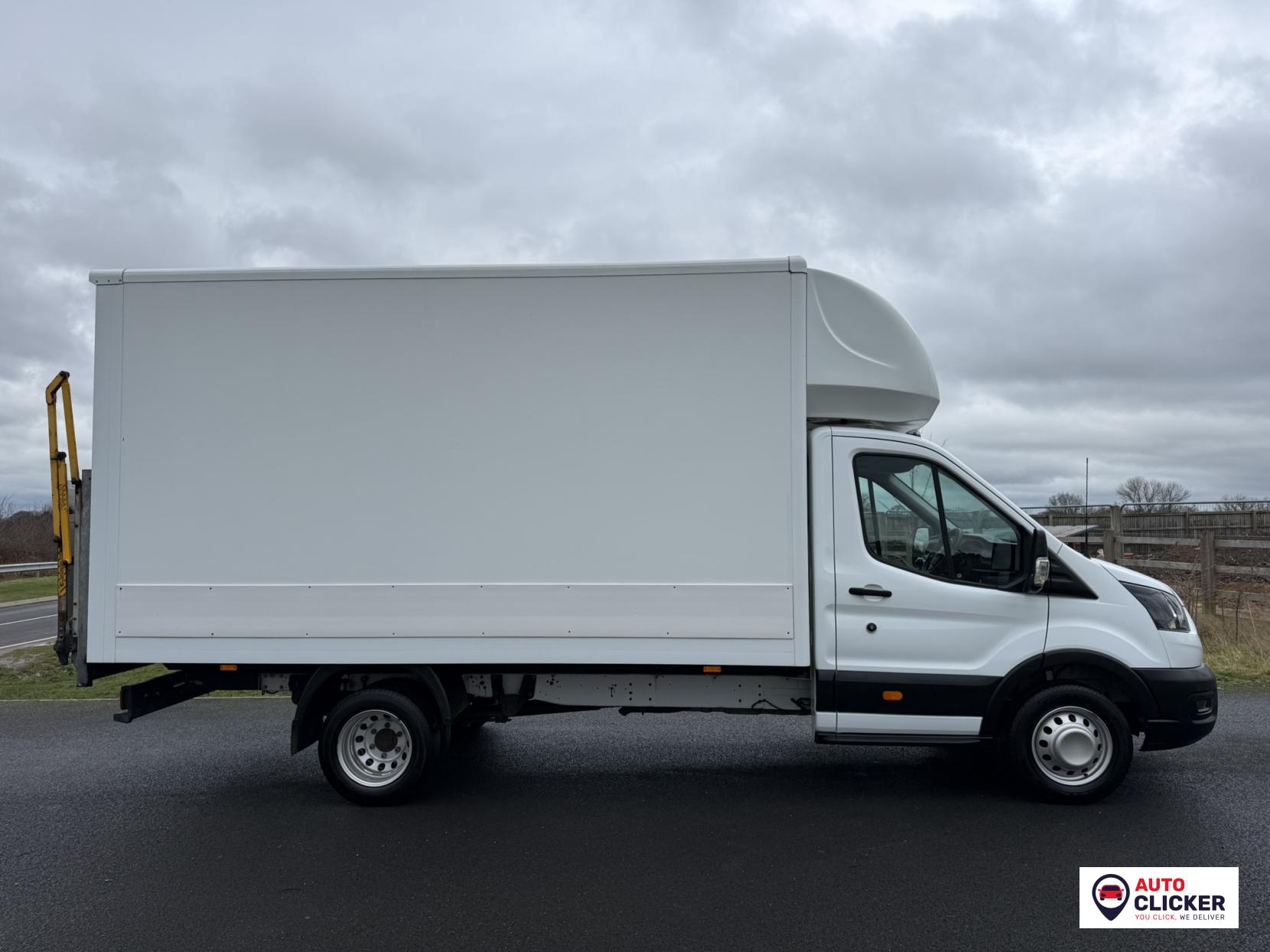 Ford Transit 2.0 350 EcoBlue HD Leader Chassis Cab 2dr Diesel Manual RWD L4 Euro 6 (s/s) (DRW) (130 ps)