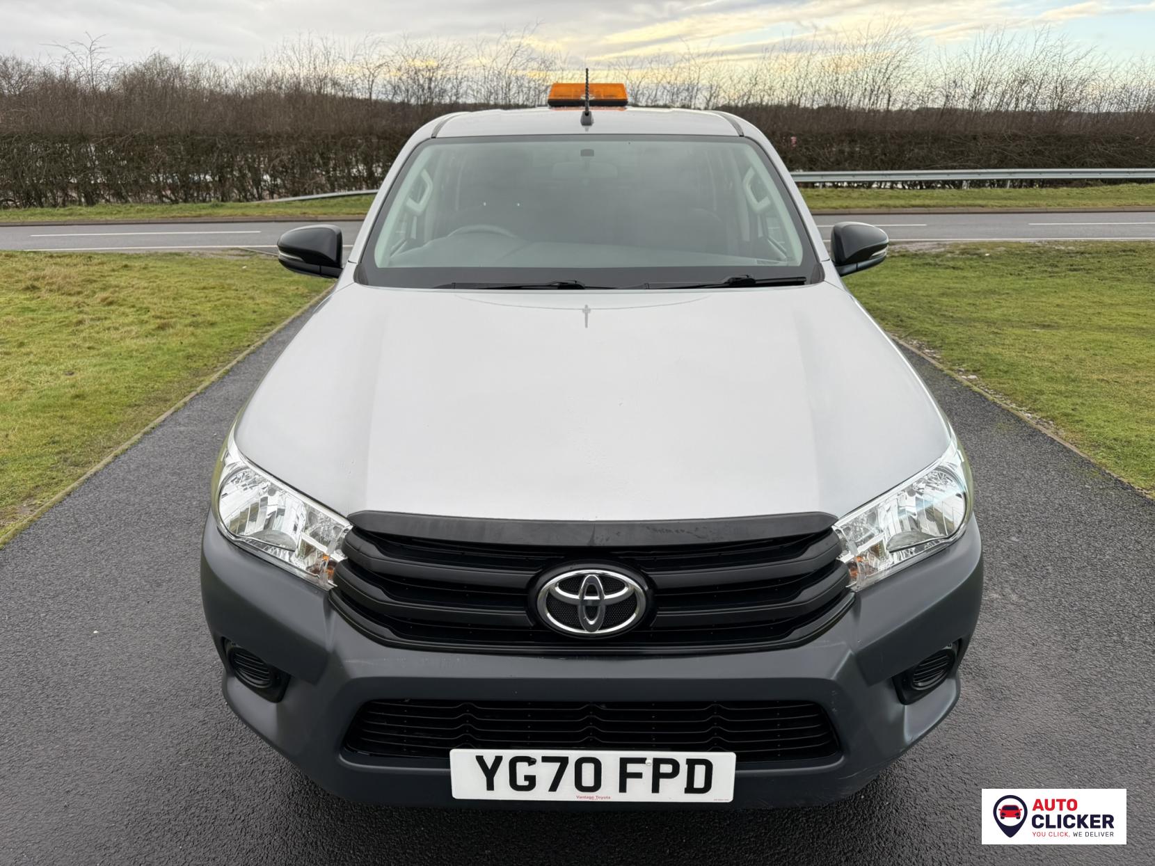 Toyota Hilux 2.4 D-4D Active Pickup Double Cab 4dr Diesel Manual 4WD Euro 6 (s/s) (150 ps)
