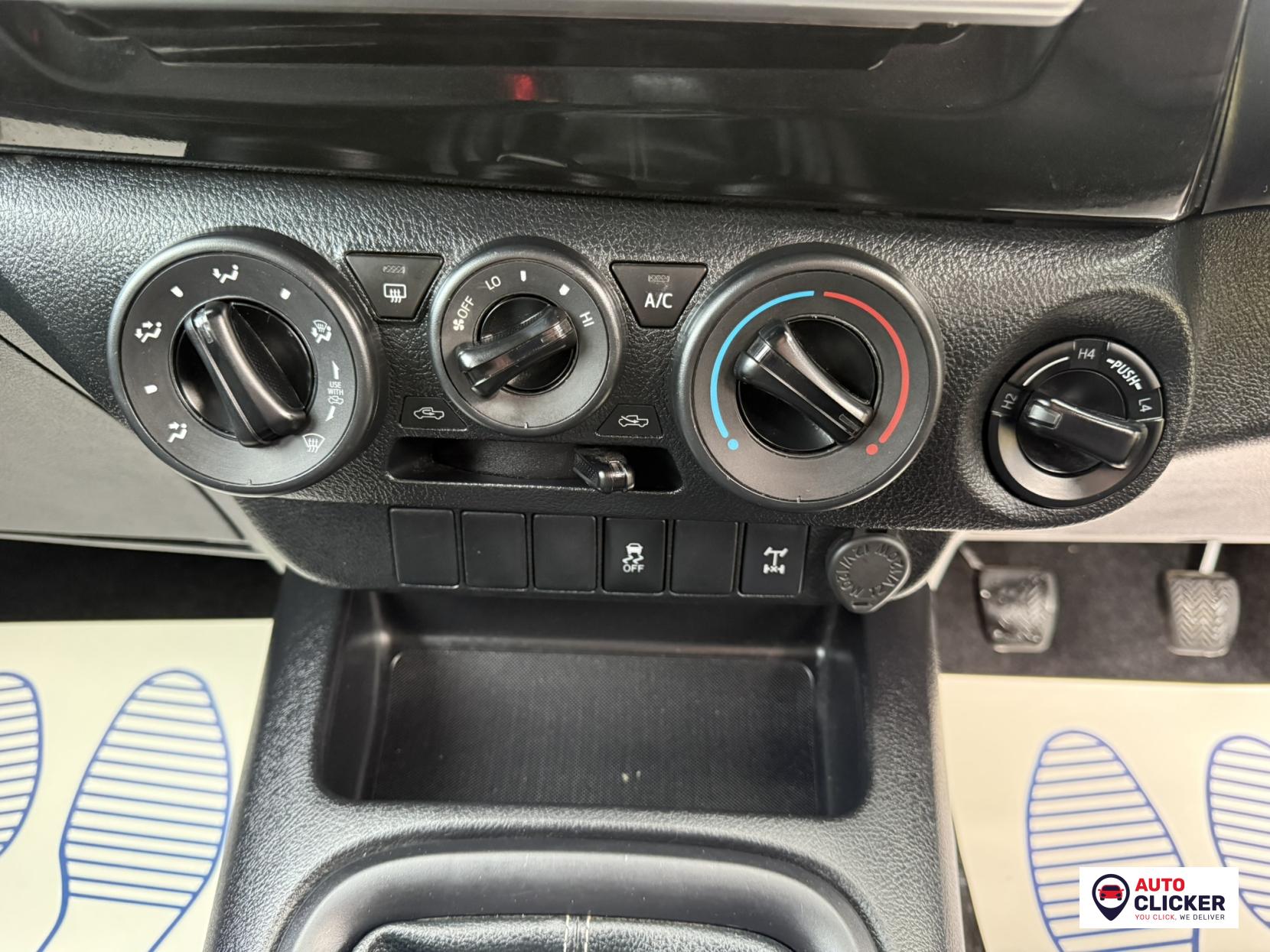 Toyota Hilux 2.4 D-4D Active Pickup Double Cab 4dr Diesel Manual 4WD Euro 6 (s/s) (150 ps)