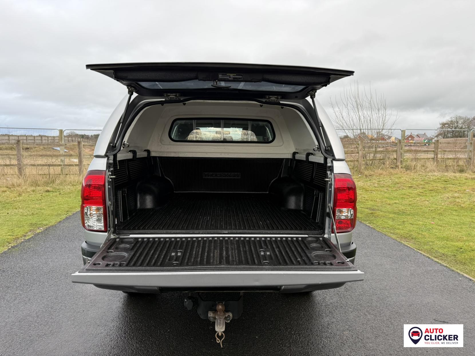 Toyota Hilux 2.4 D-4D Active Pickup Double Cab 4dr Diesel Manual 4WD Euro 6 (s/s) (150 ps)