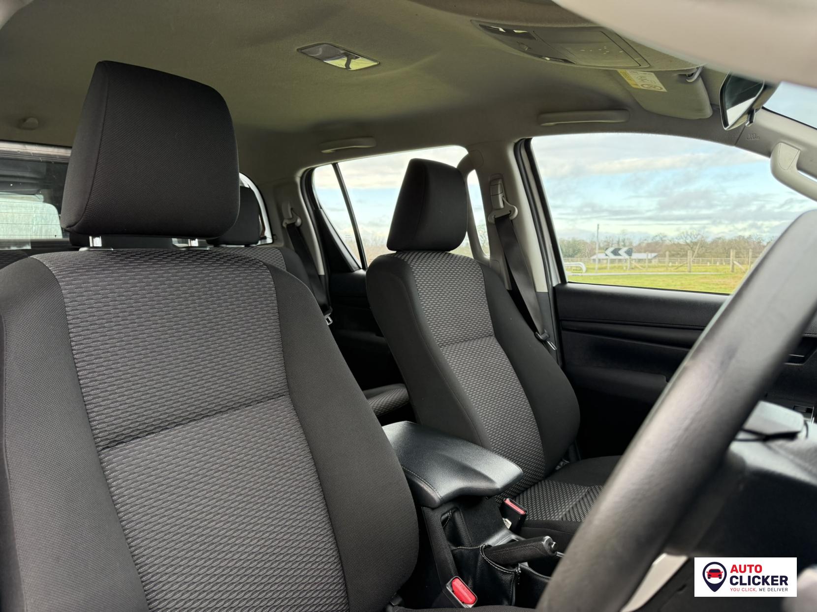 Toyota Hilux 2.4 D-4D Active Pickup Double Cab 4dr Diesel Manual 4WD Euro 6 (s/s) (150 ps)