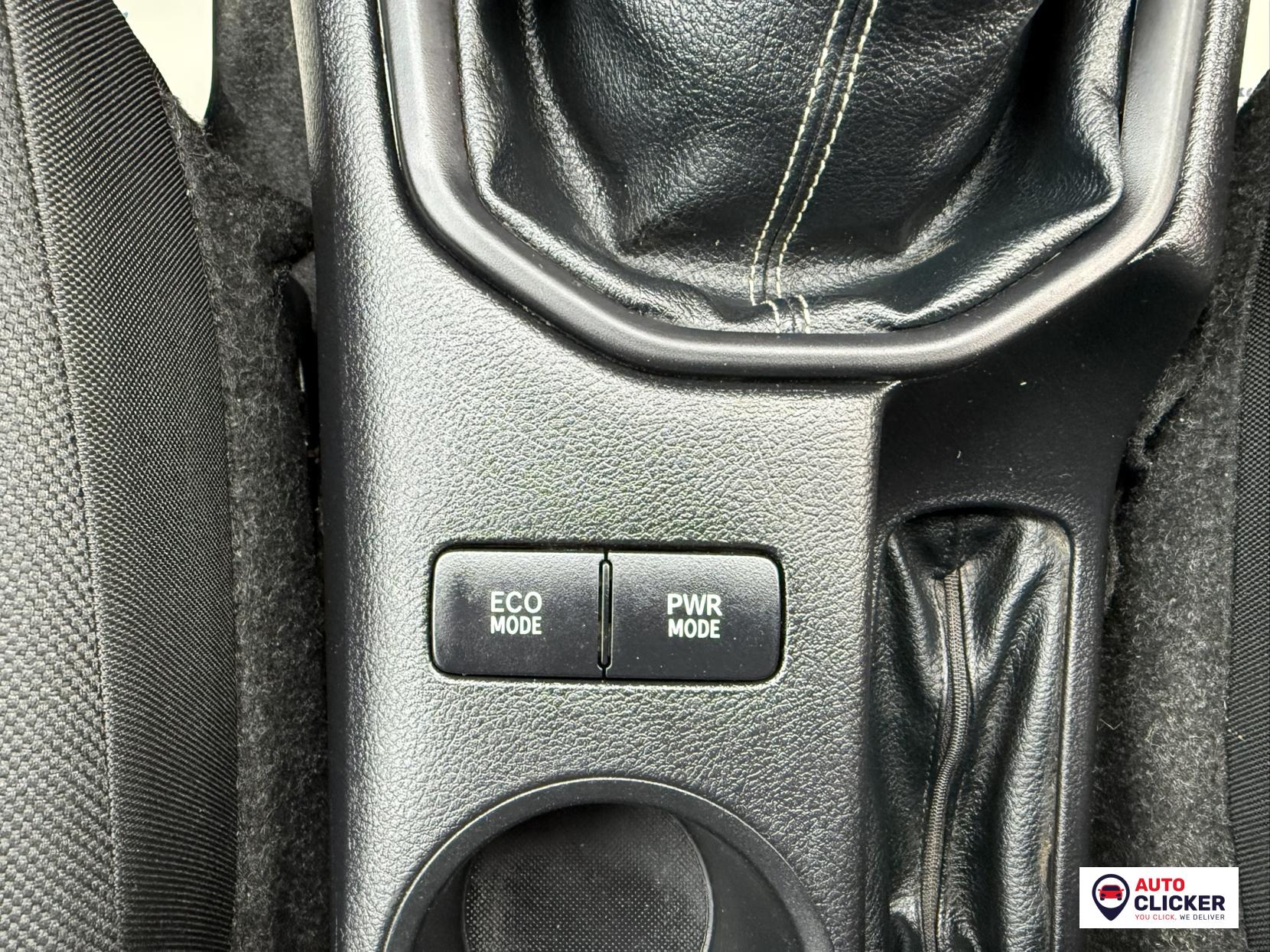 Toyota Hilux 2.4 D-4D Active Pickup Double Cab 4dr Diesel Manual 4WD Euro 6 (s/s) (150 ps)