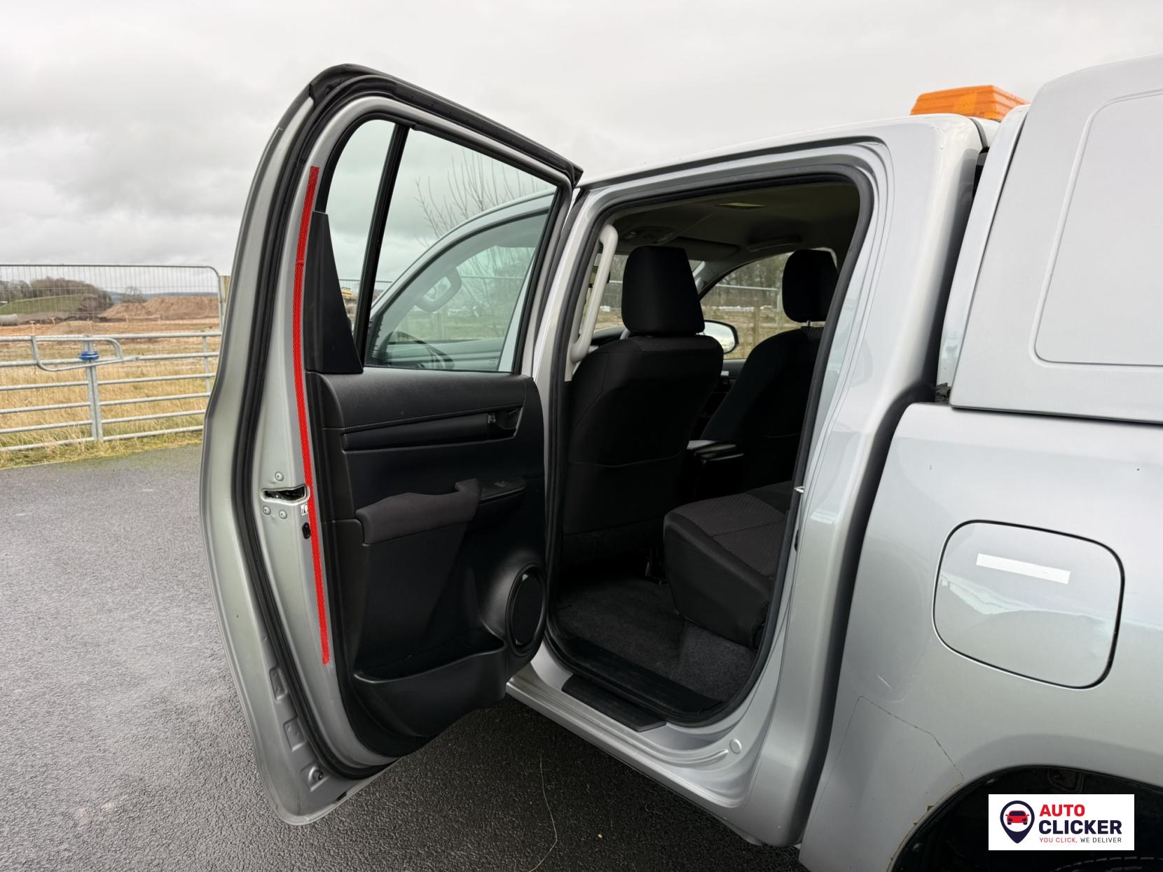 Toyota Hilux 2.4 D-4D Active Pickup Double Cab 4dr Diesel Manual 4WD Euro 6 (s/s) (150 ps)