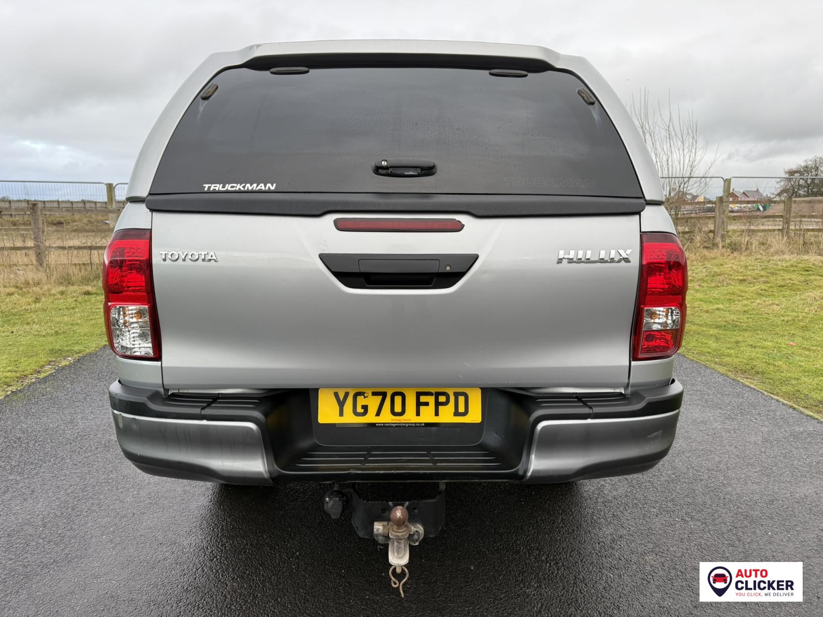 Toyota Hilux 2.4 D-4D Active Pickup Double Cab 4dr Diesel Manual 4WD Euro 6 (s/s) (150 ps)