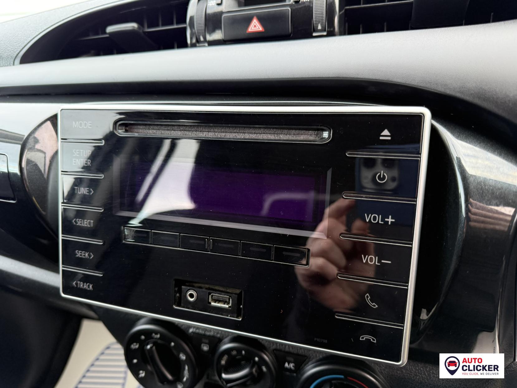 Toyota Hilux 2.4 D-4D Active Pickup Double Cab 4dr Diesel Manual 4WD Euro 6 (s/s) (150 ps)