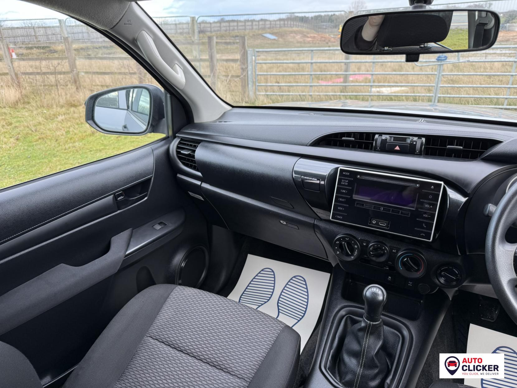 Toyota Hilux 2.4 D-4D Active Pickup Double Cab 4dr Diesel Manual 4WD Euro 6 (s/s) (150 ps)