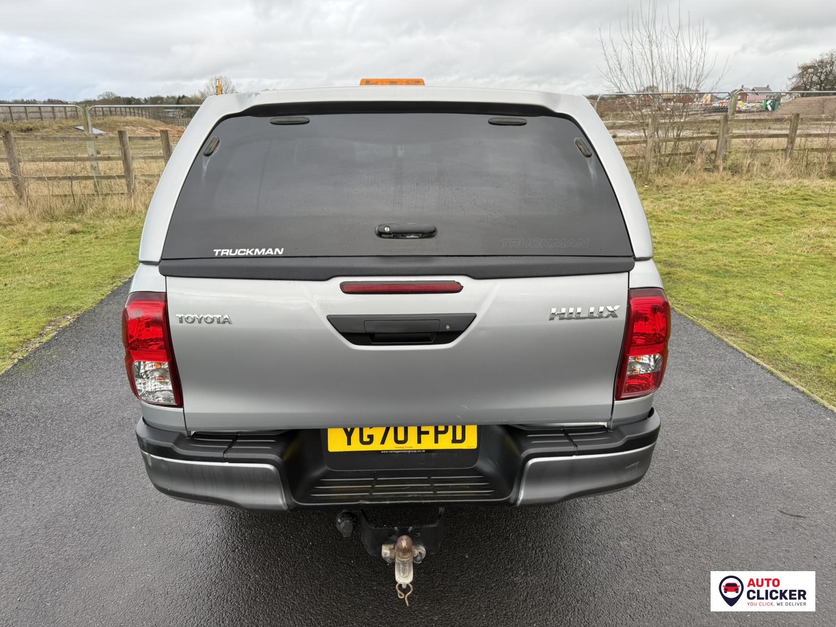 Toyota Hilux 2.4 D-4D Active Pickup Double Cab 4dr Diesel Manual 4WD Euro 6 (s/s) (150 ps)