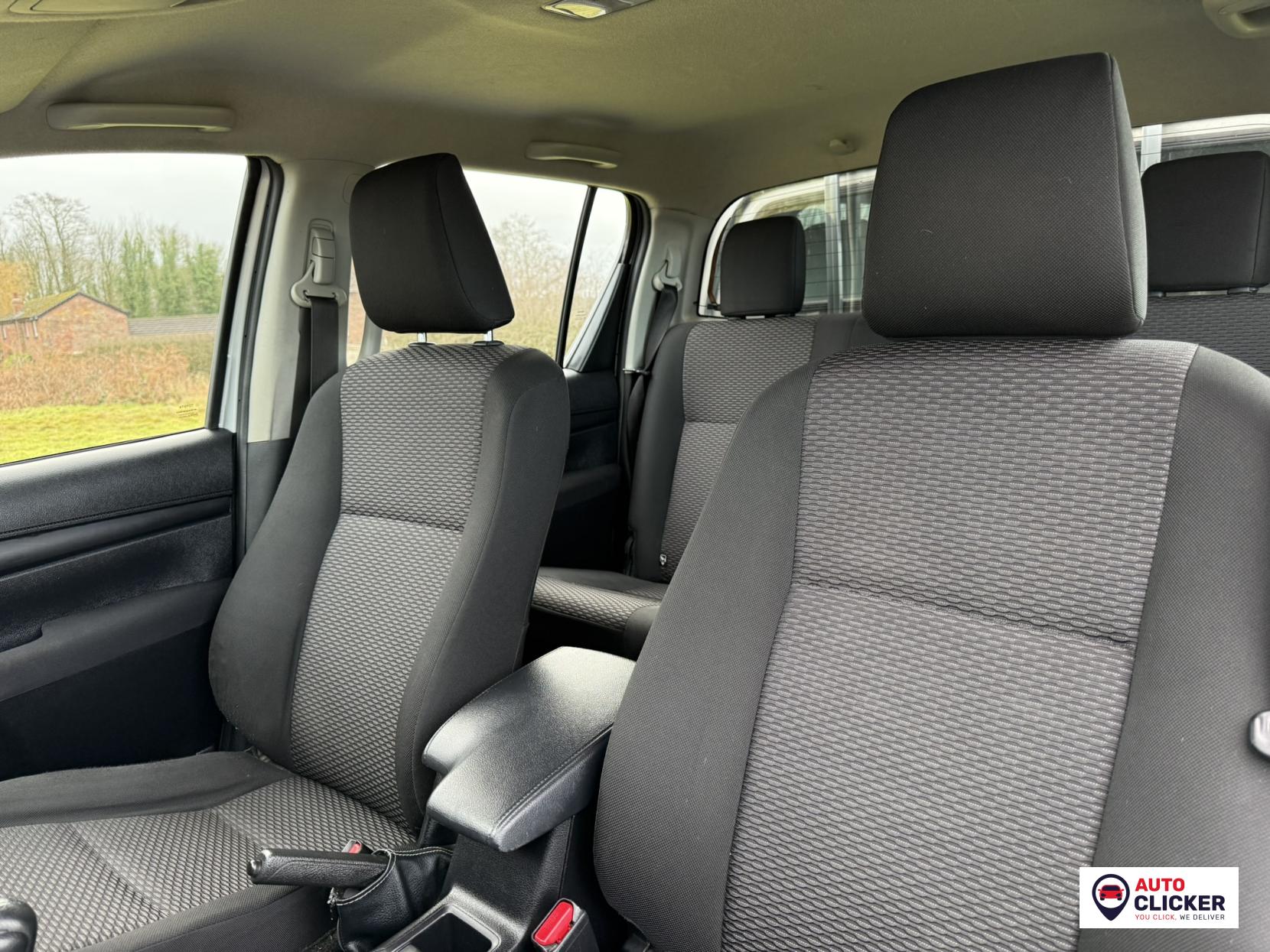 Toyota Hilux 2.4 D-4D Active Pickup Double Cab 4dr Diesel Manual 4WD Euro 6 (s/s) (150 ps)