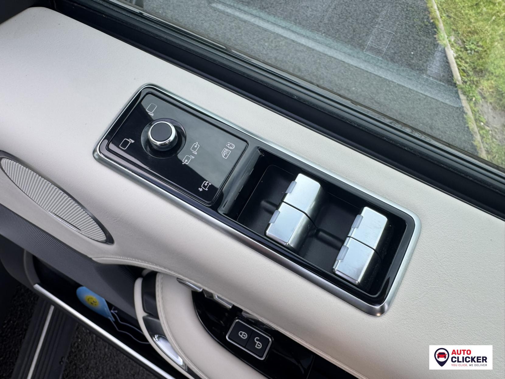 Land Rover Range Rover 3.0 TD V6 Autobiography SUV 5dr Diesel Auto 4WD Euro 6 (s/s) (258 ps)