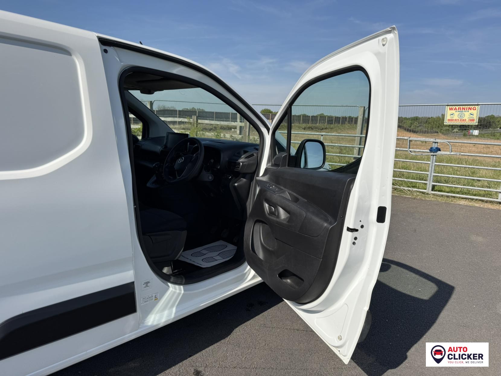 Vauxhall Combo 1.5 Turbo D 2300 Sportive Panel Van 4dr Diesel Manual L1 H1 Euro 6 (100 ps)
