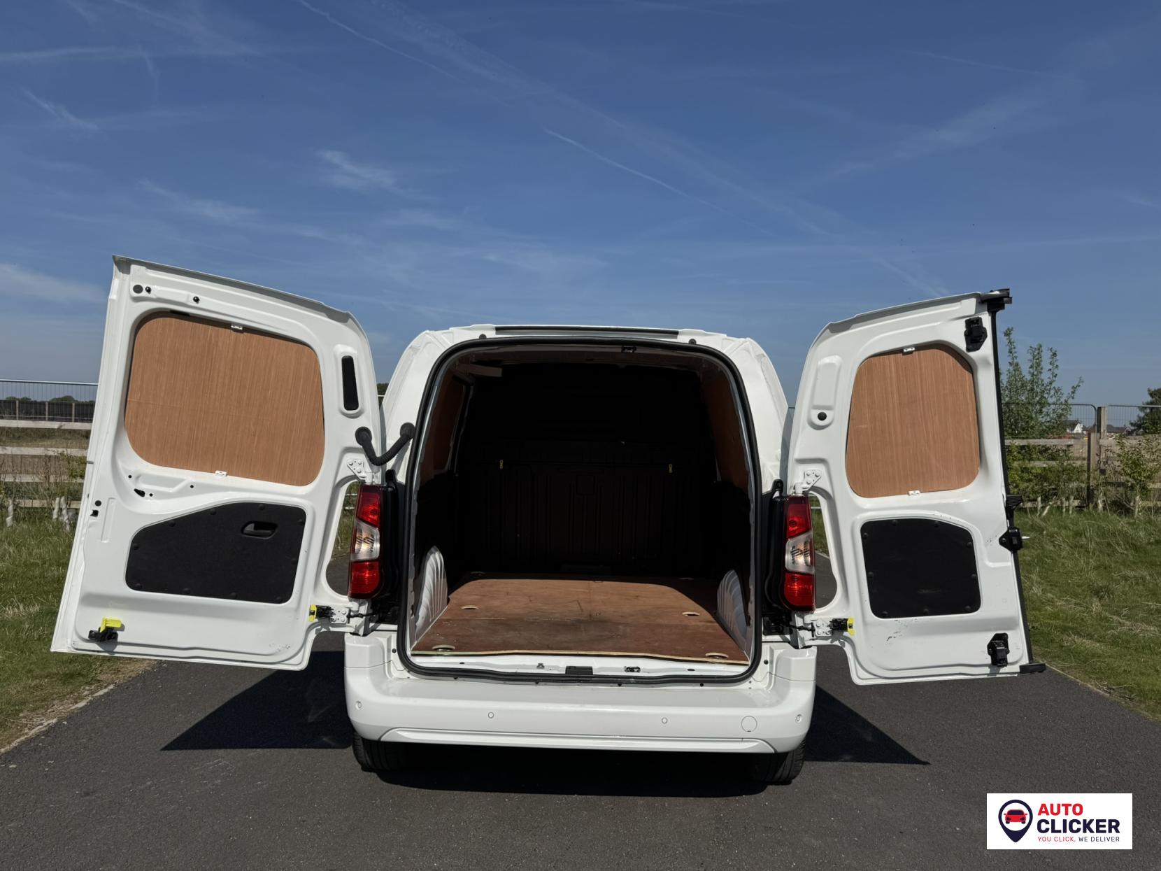 Vauxhall Combo 1.5 Turbo D 2300 Sportive Panel Van 4dr Diesel Manual L1 H1 Euro 6 (100 ps)
