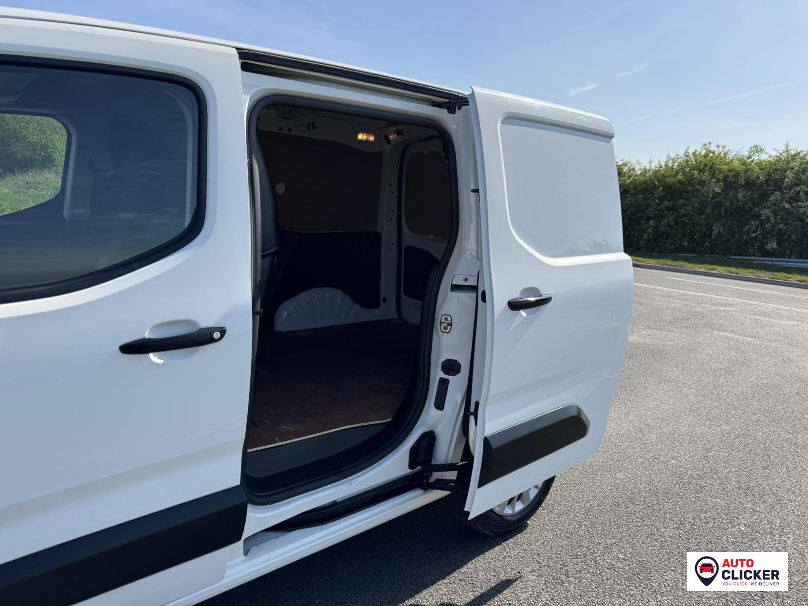 Vauxhall Combo 1.5 Turbo D 2300 Sportive Panel Van 4dr Diesel Manual L1 H1 Euro 6 (100 ps)