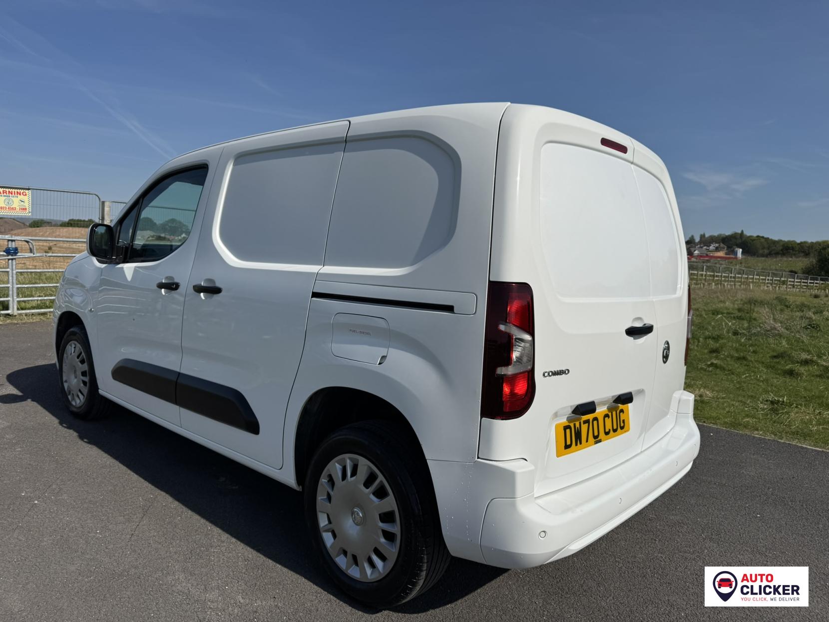 Vauxhall Combo 1.5 Turbo D 2300 Sportive Panel Van 4dr Diesel Manual L1 H1 Euro 6 (100 ps)