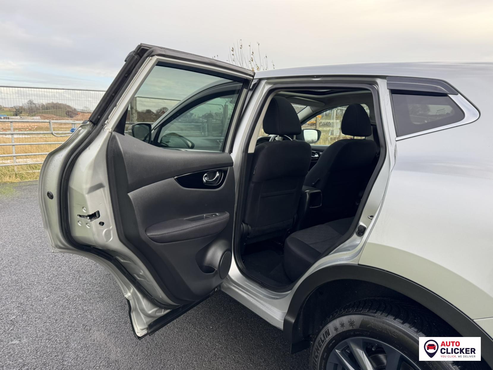 Nissan Qashqai 1.5 dCi Acenta Premium SUV 5dr Diesel Manual 2WD Euro 5 (s/s) (110 ps)