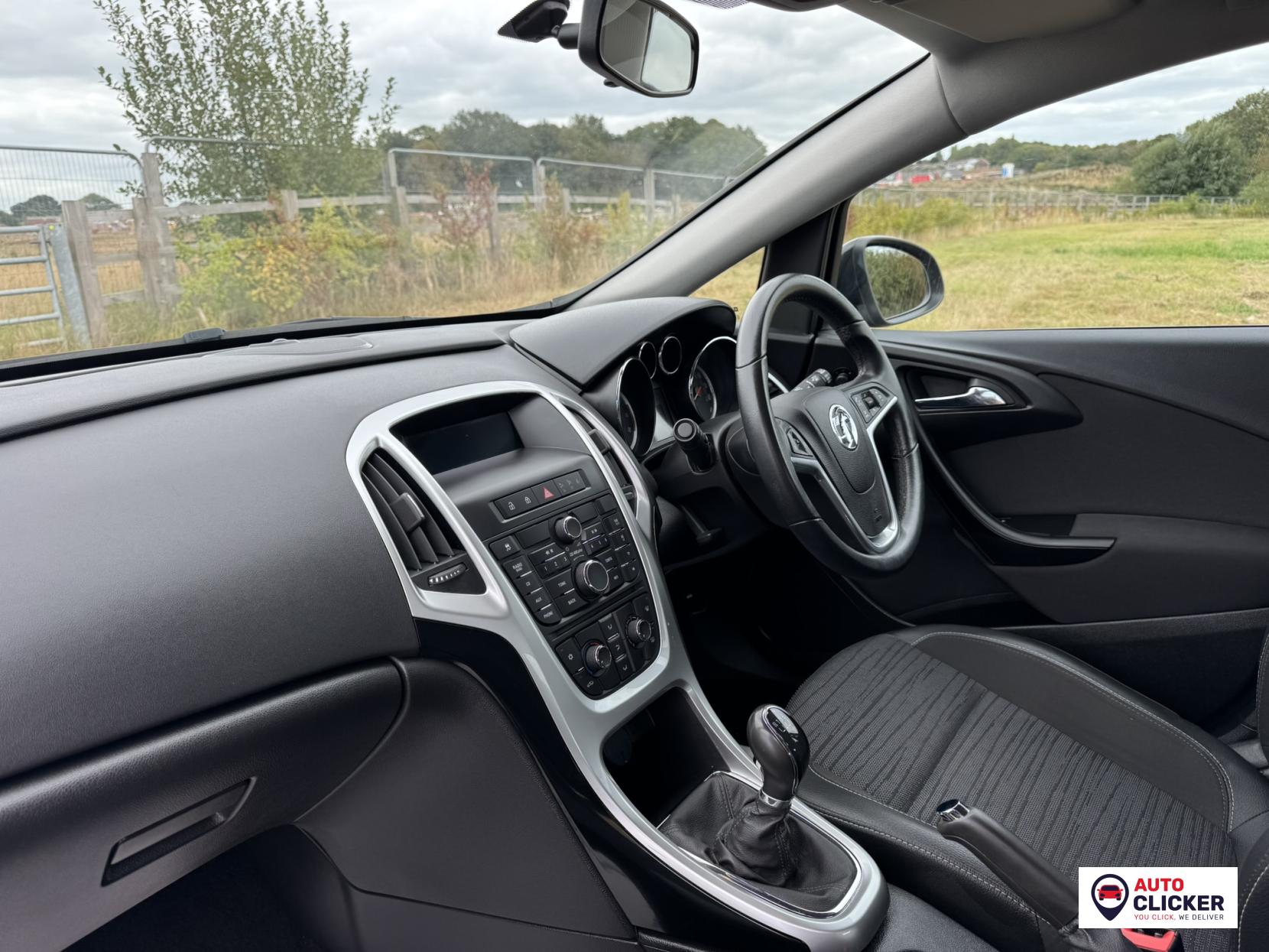 Vauxhall Astra 1.4i Excite Hatchback 5dr Petrol Manual Euro 6 (100 ps)