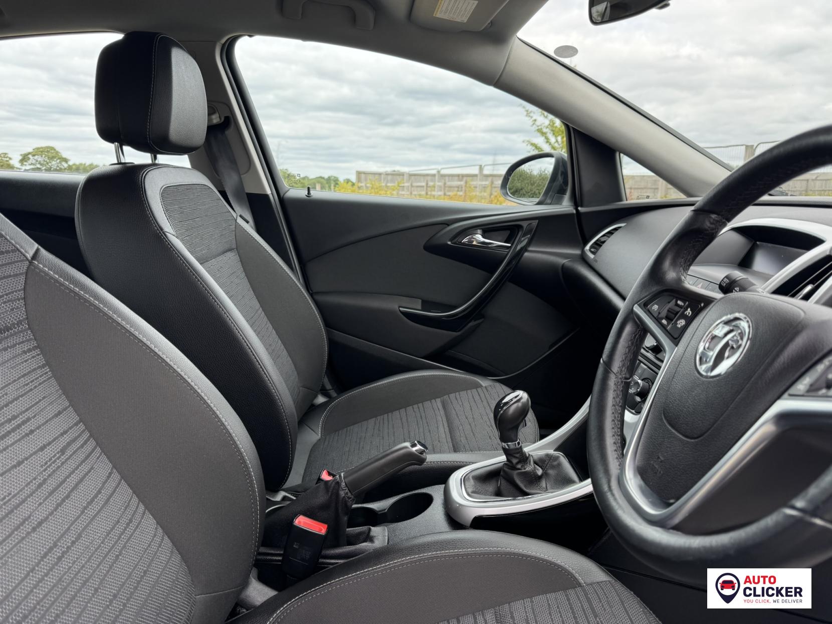 Vauxhall Astra 1.4i Excite Hatchback 5dr Petrol Manual Euro 6 (100 ps)