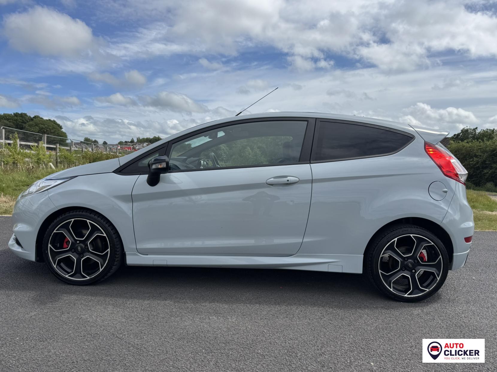 Ford Fiesta 1.6T EcoBoost ST-200 Hatchback 3dr Petrol Manual Euro 6 (200 ps)