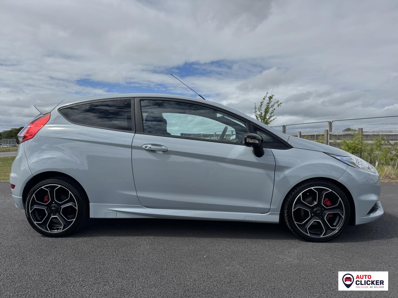 Ford Fiesta 1.6T EcoBoost ST-200 Hatchback 3dr Petrol Manual Euro 6 (200 ps)