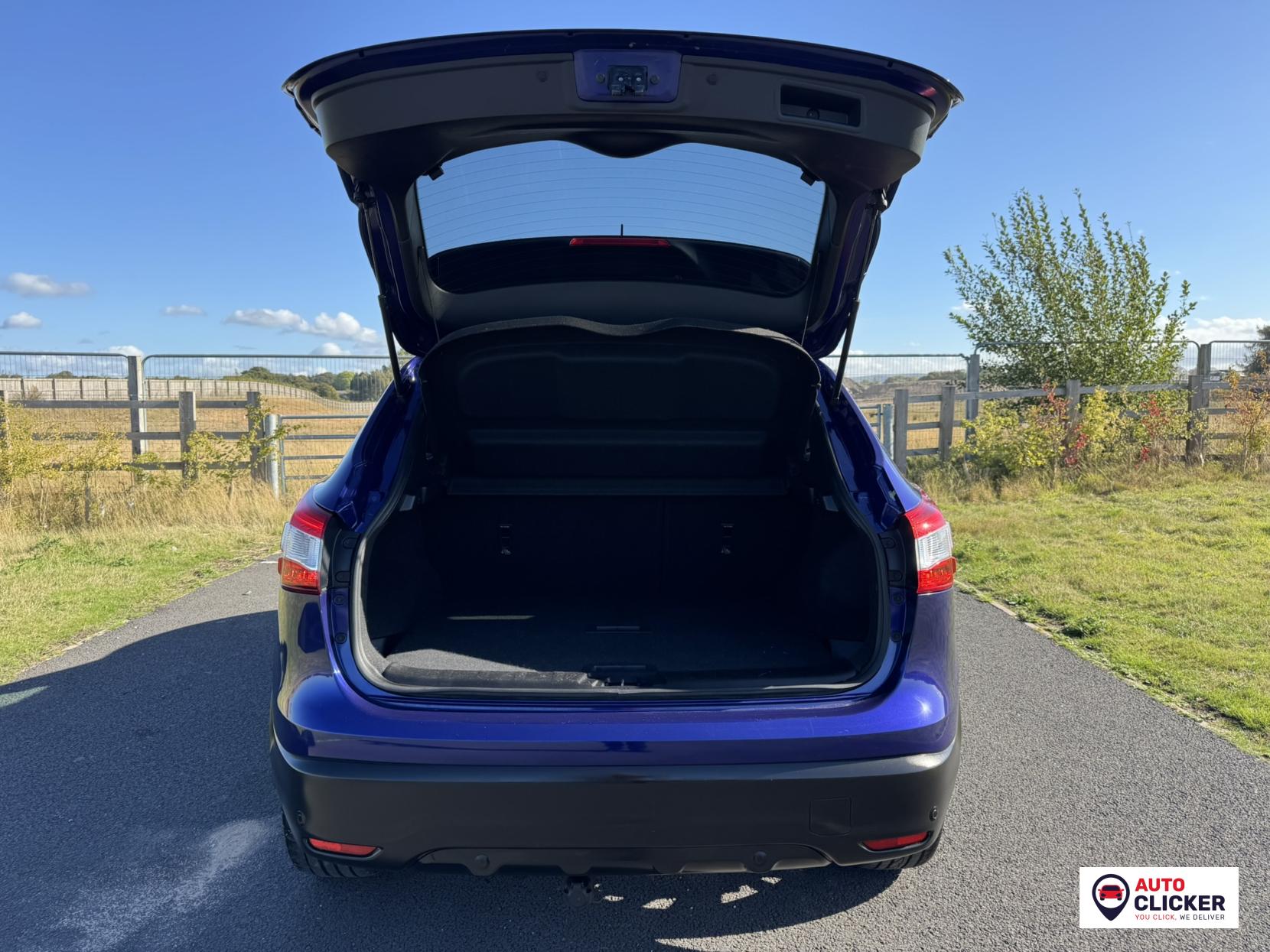 Nissan Qashqai 1.6 dCi Tekna SUV 5dr Diesel Manual 2WD Euro 5 (s/s) (130 ps)