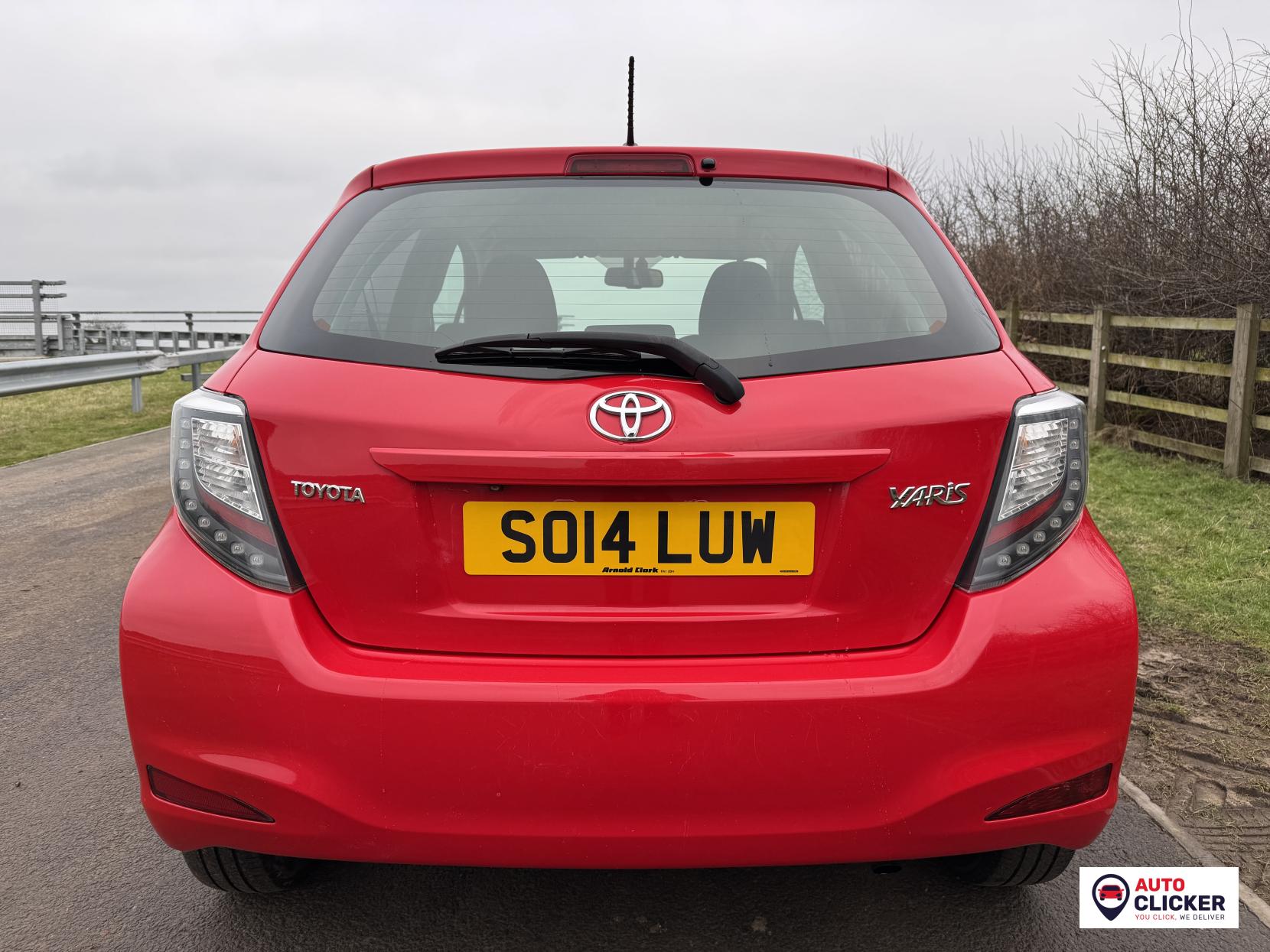 Toyota Yaris 1.4 D-4D Icon Plus Hatchback 5dr Diesel Manual Euro 5 (90 ps)