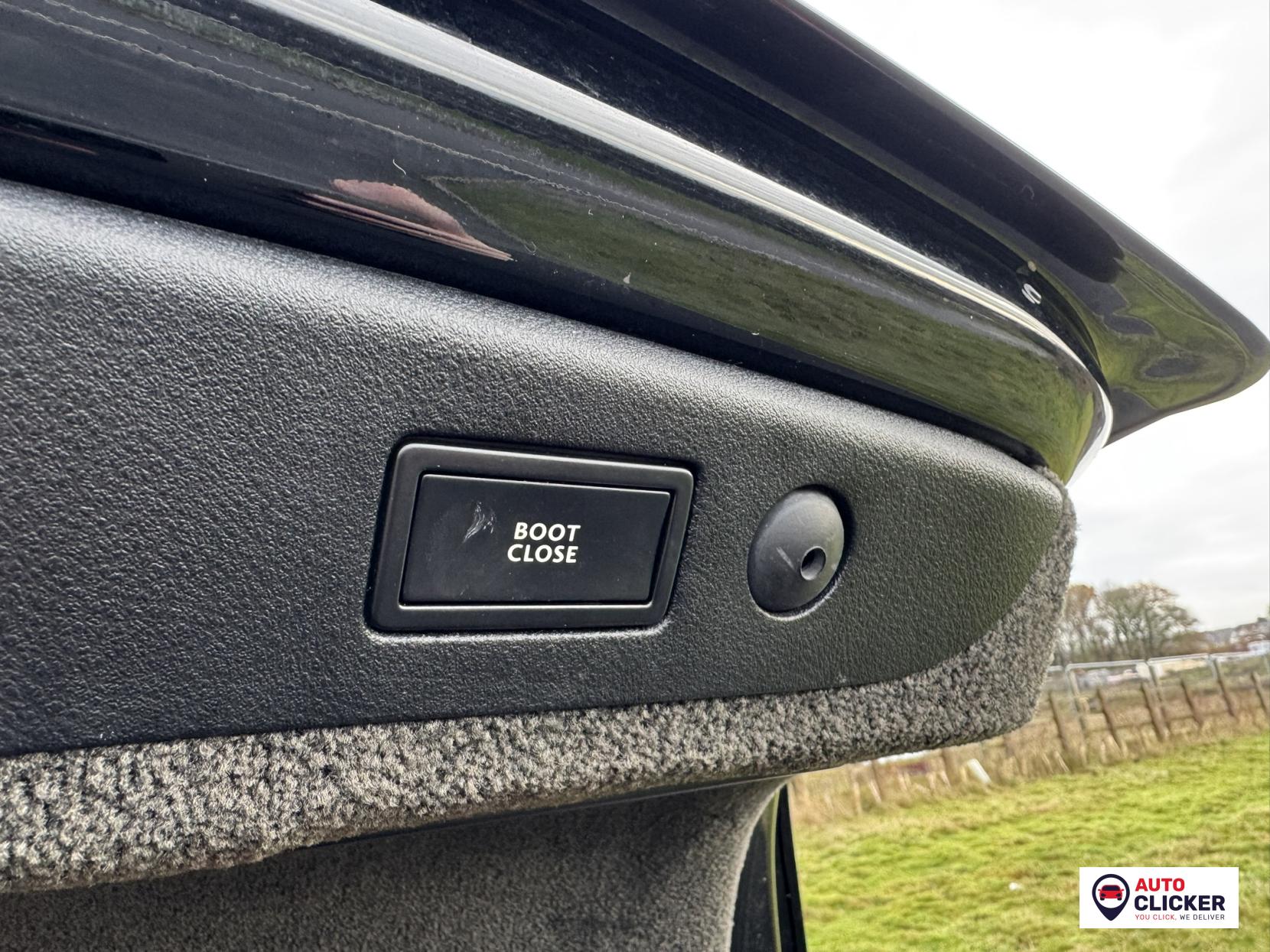 Bentley Continental 6.0 W12 Flying Spur Saloon 4dr Petrol Auto 4WD Euro 4 (560 ps)