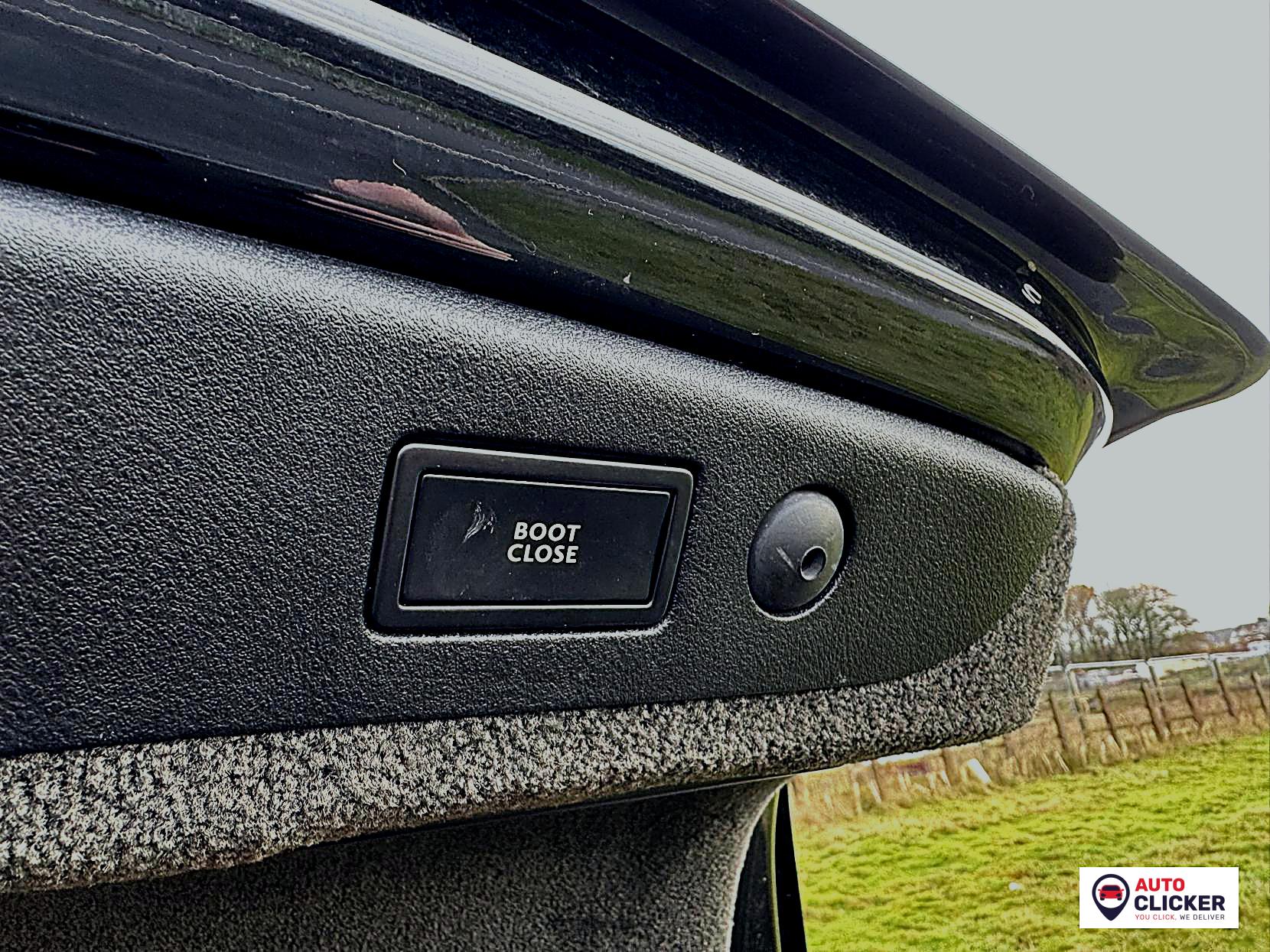 Bentley Continental 6.0 W12 Flying Spur Saloon 4dr Petrol Auto 4WD Euro 4 (560 ps)