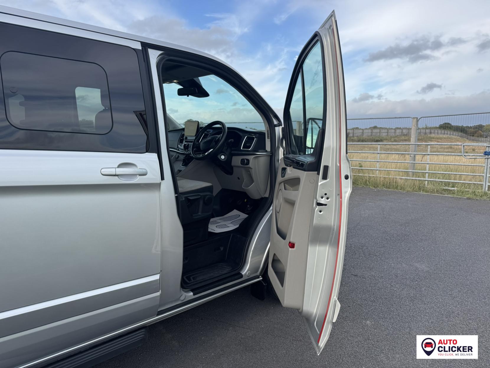 Ford Tourneo Custom 2.0 320 EcoBlue Titanium Minibus Double Cab 5dr Diesel Manual L2 Euro 6 (s/s) (130 ps)