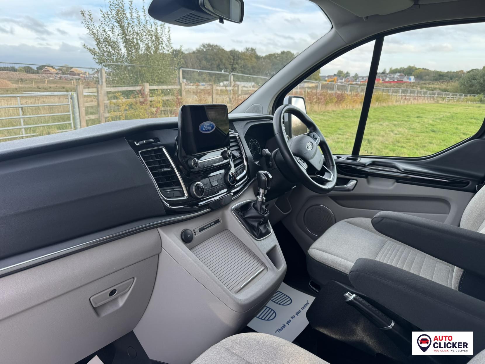 Ford Tourneo Custom 2.0 320 EcoBlue Titanium Minibus Double Cab 5dr Diesel Manual L2 Euro 6 (s/s) (130 ps)