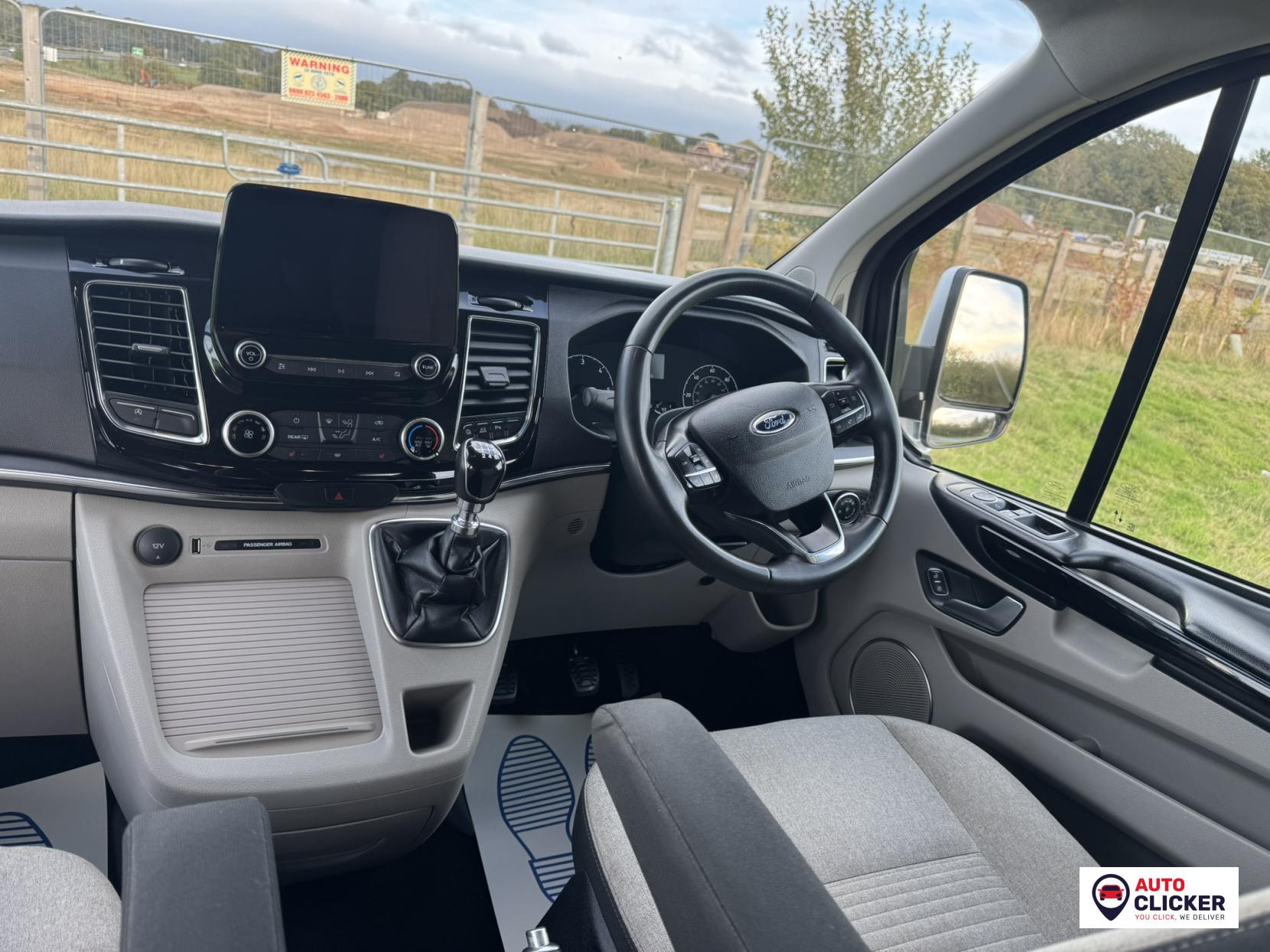 Ford Tourneo Custom 2.0 320 EcoBlue Titanium Minibus Double Cab 5dr Diesel Manual L2 Euro 6 (s/s) (130 ps)