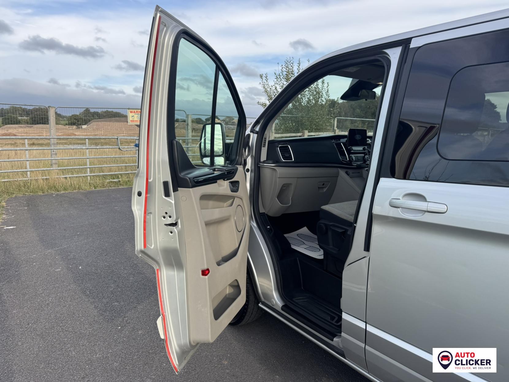 Ford Tourneo Custom 2.0 320 EcoBlue Titanium Minibus Double Cab 5dr Diesel Manual L2 Euro 6 (s/s) (130 ps)