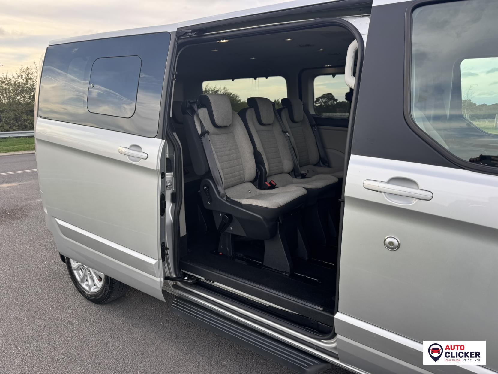 Ford Tourneo Custom 2.0 320 EcoBlue Titanium Minibus Double Cab 5dr Diesel Manual L2 Euro 6 (s/s) (130 ps)
