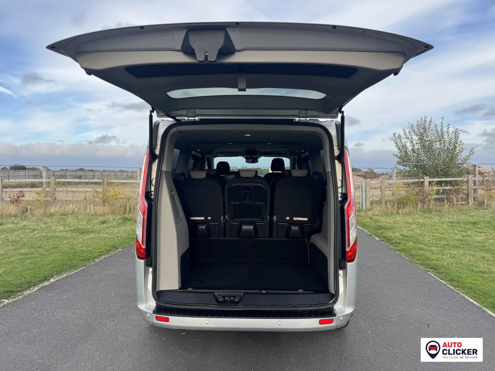 Ford Tourneo Custom 2.0 320 EcoBlue Titanium Minibus Double Cab 5dr Diesel Manual L2 Euro 6 (s/s) (130 ps)
