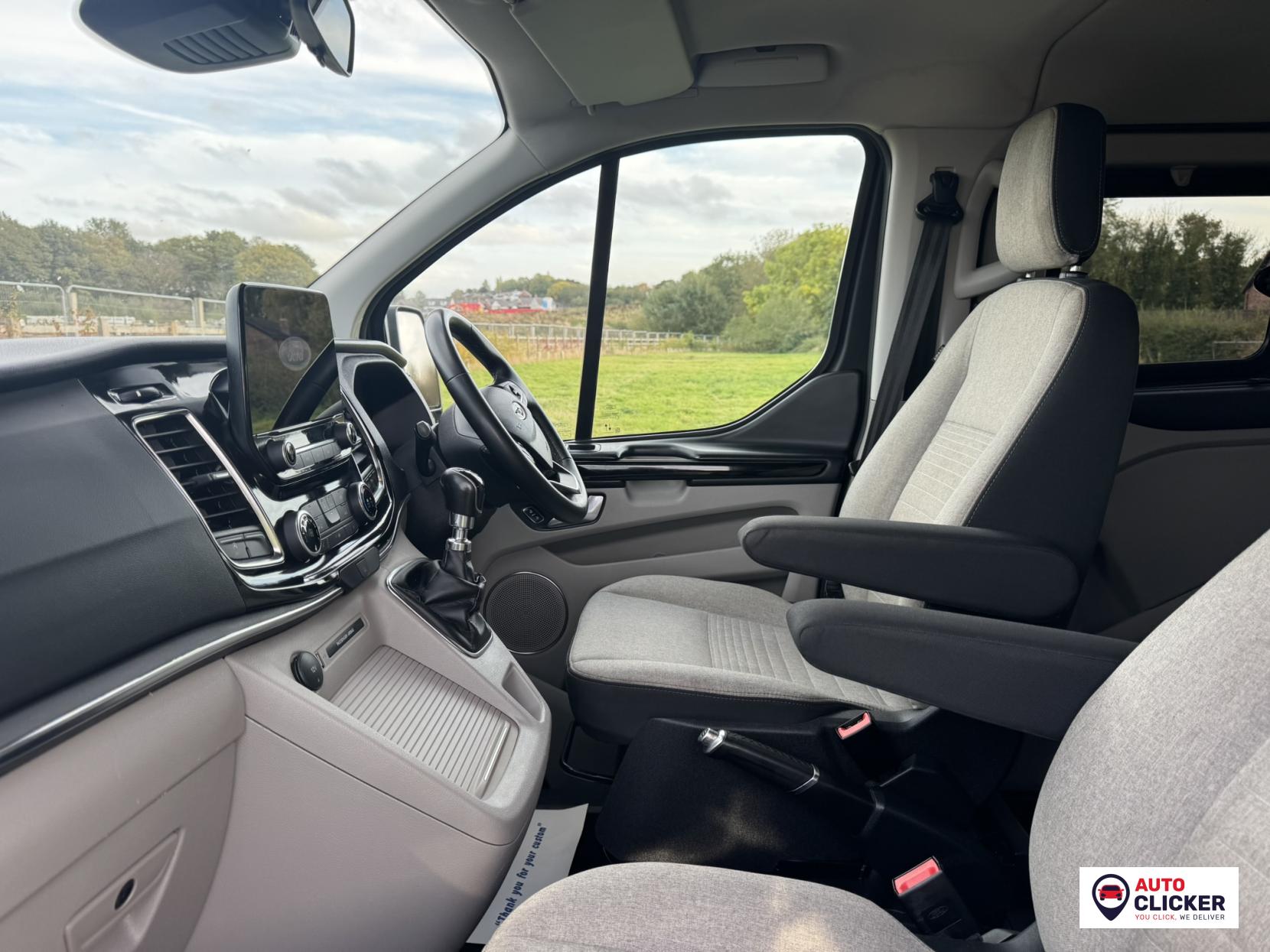 Ford Tourneo Custom 2.0 320 EcoBlue Titanium Minibus Double Cab 5dr Diesel Manual L2 Euro 6 (s/s) (130 ps)