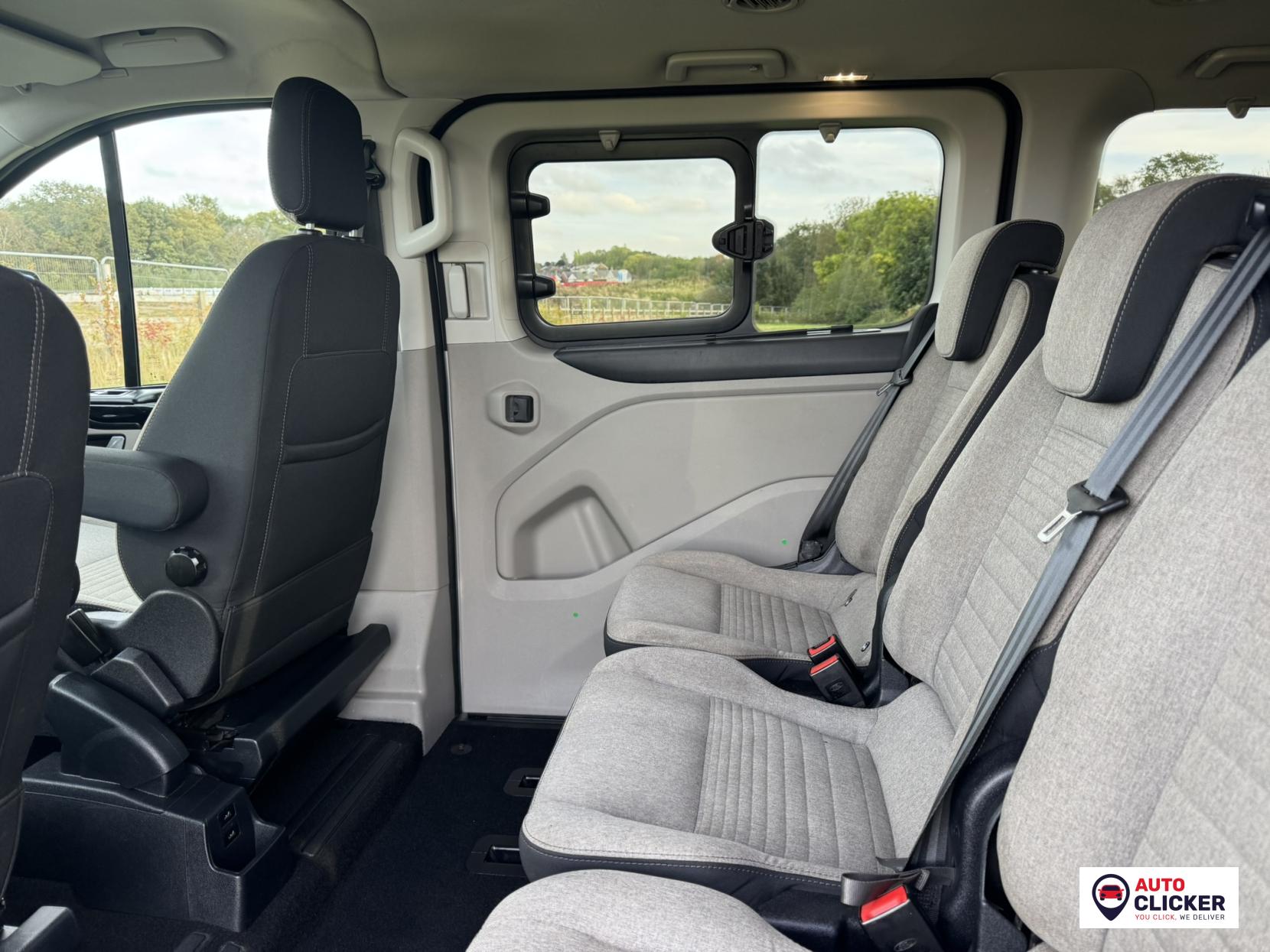 Ford Tourneo Custom 2.0 320 EcoBlue Titanium Minibus Double Cab 5dr Diesel Manual L2 Euro 6 (s/s) (130 ps)